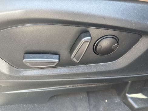 Used 2023 Ford Explorer XLT w/ Equipment Group 202A AWD/4WD image 10