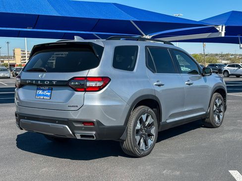 New 2026 Honda Pilot Touring image 6
