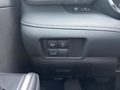 Certified 2023 Toyota Highlander XLE image 15