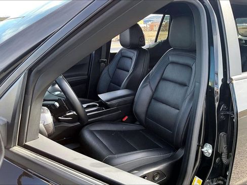 Used 2025 Chevrolet Equinox LT w/ Convenience Package II image 25