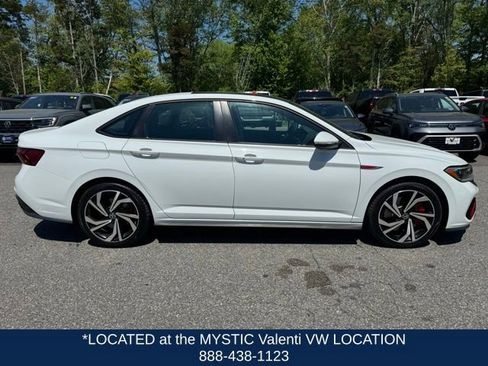 Used 2023 Volkswagen Jetta GLI Autobahn FWD image 4