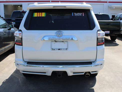 Used 2022 Toyota 4Runner Limited AWD/4WD image 8