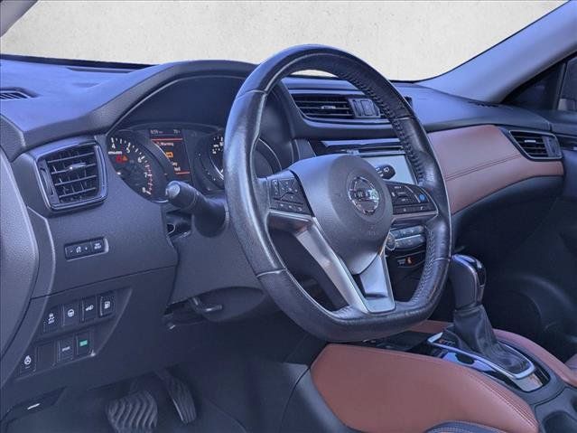 Used 2018 Nissan Rogue SL w/ Premium Package FWD image 3