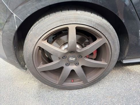 Used 2017 Volkswagen GTI SE image 13