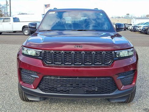 New 2025 Jeep Grand Cherokee Altitude AWD/4WD image 2