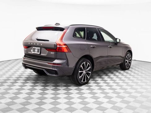 Used 2025 Volvo XC60 B5 Plus image 5