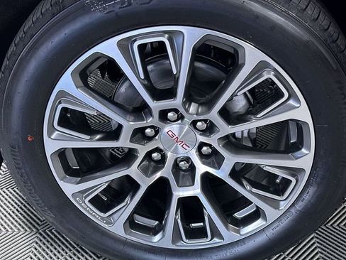 New 2026 GMC Yukon Denali w/ Sun & Power Step Package AWD/4WD image 35