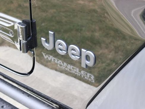 Used 2022 Jeep Wrangler Unlimited Sport AWD/4WD image 2