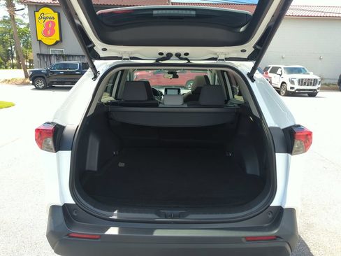 Used 2024 Toyota RAV4 XLE w/ Convenience Package FWD image 30