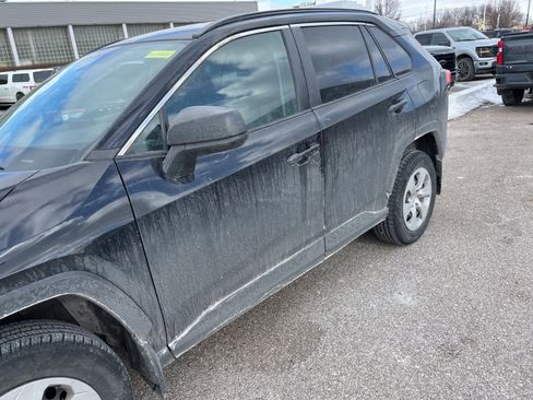 Used 2021 Toyota RAV4 LE w/ Carpet Mat Package (TMS) image 8