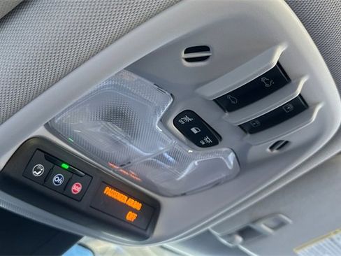 Used 2022 Chevrolet Bolt EUV Premier w/ Sun & Sound Package image 24