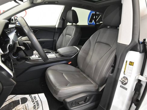 Used 2021 Audi Q8 Premium w/ Convenience Package image 10