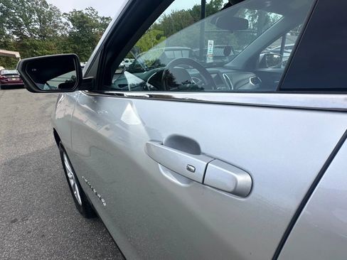 Used 2019 Chevrolet Equinox LT image 10