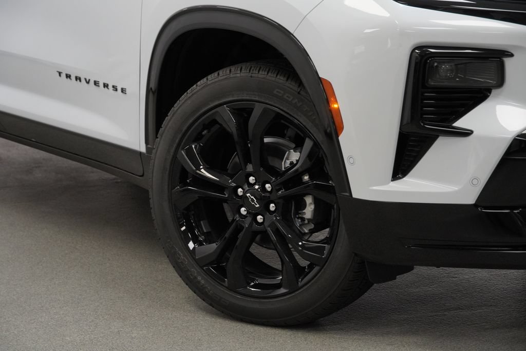 New 2027 Chevrolet Traverse RS w/ LPO, Floor Liner Package AWD/4WD image 10