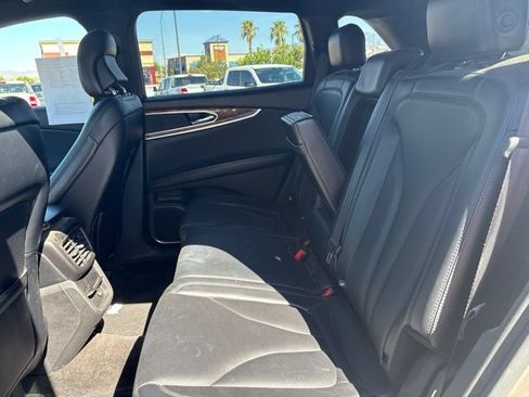 Used 2017 Lincoln MKX Reserve AWD/4WD image 13