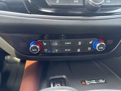 Used 2019 Buick Enclave Avenir w/ Avenir Technology Package image 21