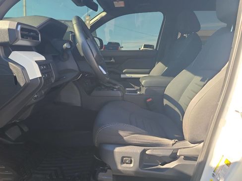 Used 2024 Toyota Tacoma TRD Off-Road image 11