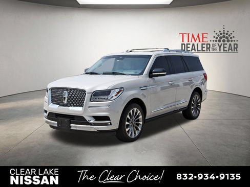 Used 2021 Lincoln Navigator Reserve w/ Luxury Package RWD image 3