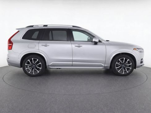 Used 2016 Volvo XC90 T6 Momentum w/ Momentum Plus Package AWD/4WD image 8