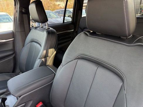 New 2026 Jeep Grand Cherokee Limited Reserve image 15