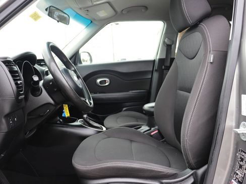 Used 2018 Kia Soul FWD image 11