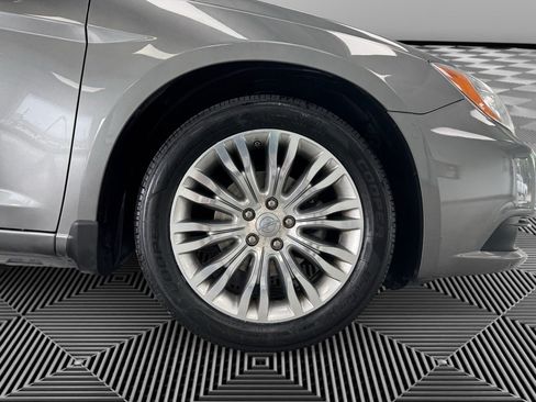 Used 2012 Chrysler 200 LX FWD image 10