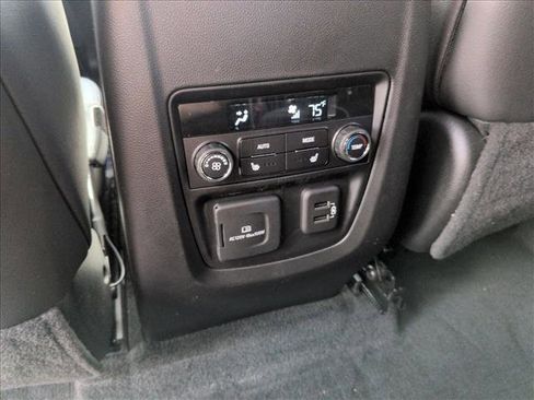 Used 2023 Buick Enclave Avenir w/ Avenir Technology Package AWD/4WD image 18