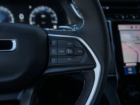 New 2025 Jeep Grand Cherokee Limited w/ Trailer Tow Package image 22