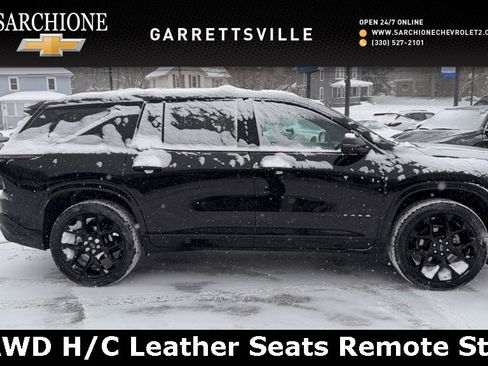 Used 2024 Chevrolet Traverse RS image 1