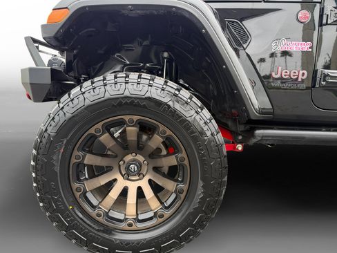 Used 2021 Jeep Wrangler Unlimited Rubicon AWD/4WD image 9