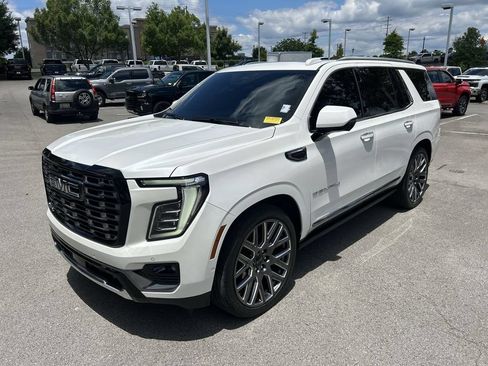 Certified 2025 GMC Yukon Denali Ultimate AWD/4WD image 1