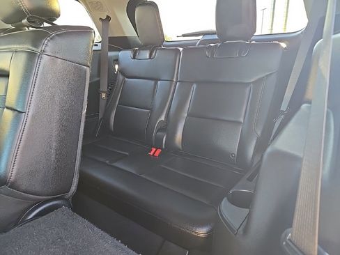 Used 2024 Ford Explorer Limited image 15