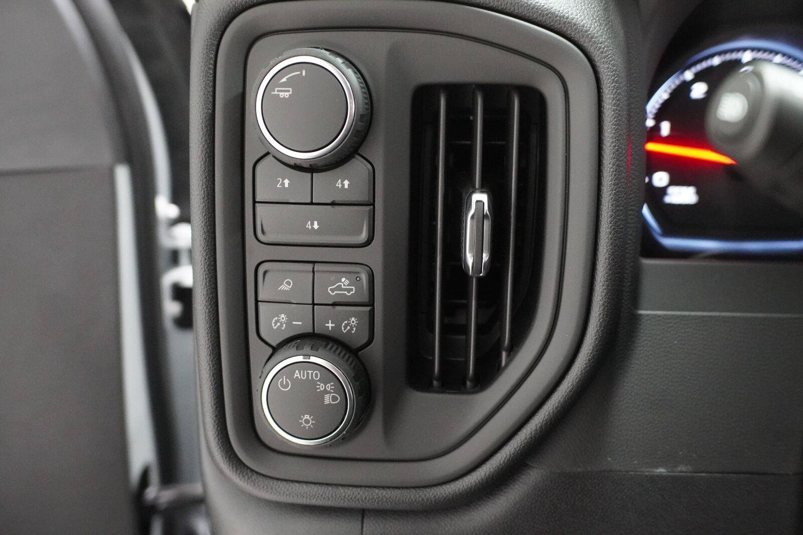 New 2026 Chevrolet Silverado 2500 Custom w/ Custom Value Package AWD/4WD image 36
