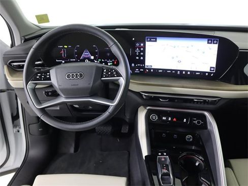 Certified 2025 Audi Q5 Premium Plus w/ Premium Plus image 21