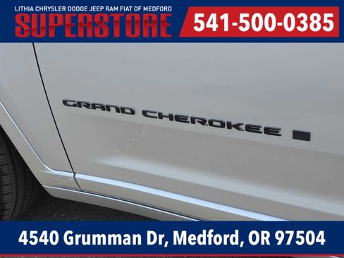 New 2026 Jeep Grand Cherokee Summit AWD/4WD image 15
