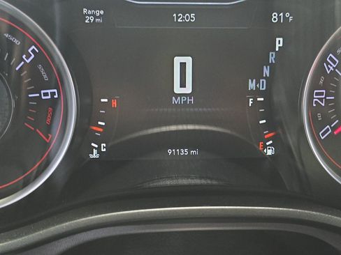 Used 2019 Dodge Challenger SXT image 15