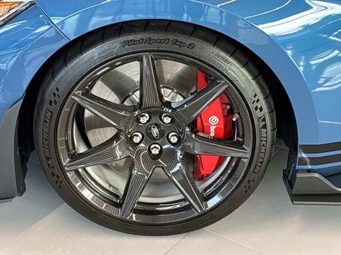 Used 2021 Ford Mustang Shelby GT500 w/ Carbon Fiber Track Pack RWD image 12