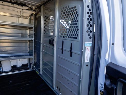 Used 2021 Chevrolet Express 2500 w/ Enhanced Convenience Package image 21