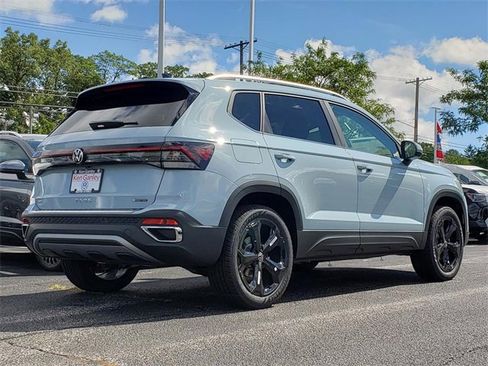 New 2025 Volkswagen Taos SEL image 3