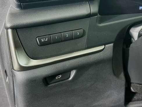 Used 2023 Lexus RZ 450e Premium w/ Technology Package image 17