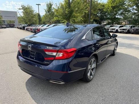 Used 2018 Honda Accord Touring image 5