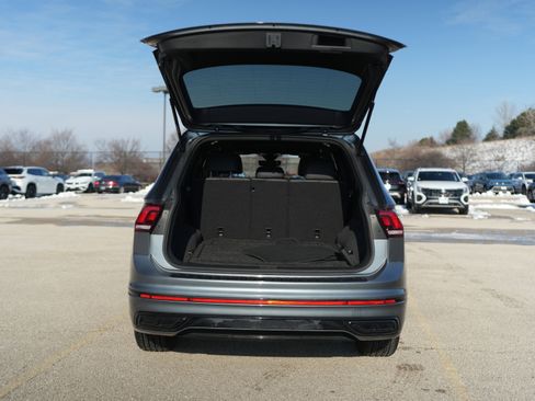 Used 2023 Volkswagen Tiguan SE R-Line image 7