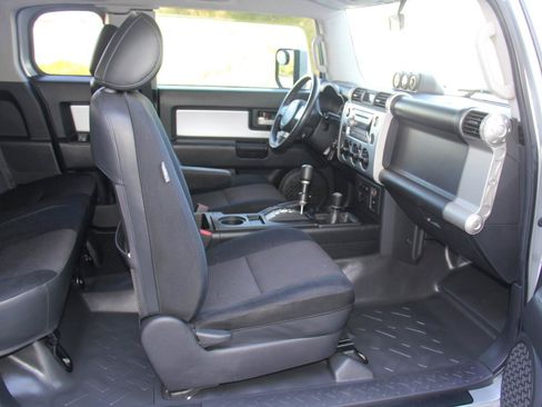Used 2007 Toyota FJ Cruiser 4WD image 24