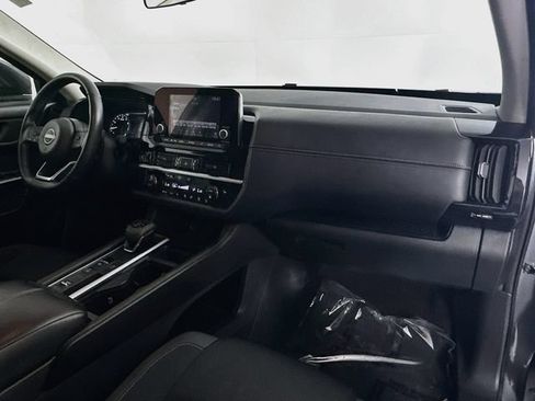 Used 2024 Nissan Pathfinder SV FWD image 27
