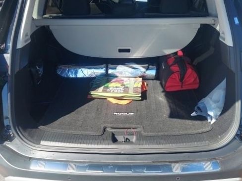 Used 2022 Nissan Rogue SV image 10