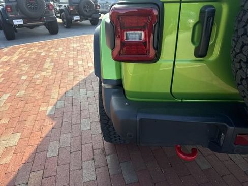 Used 2025 Jeep Wrangler Unlimited Rubicon AWD/4WD image 8