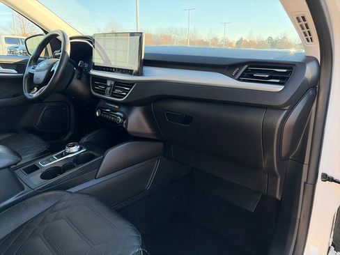 Used 2024 Ford Escape Platinum w/ Premium Technology Package image 10