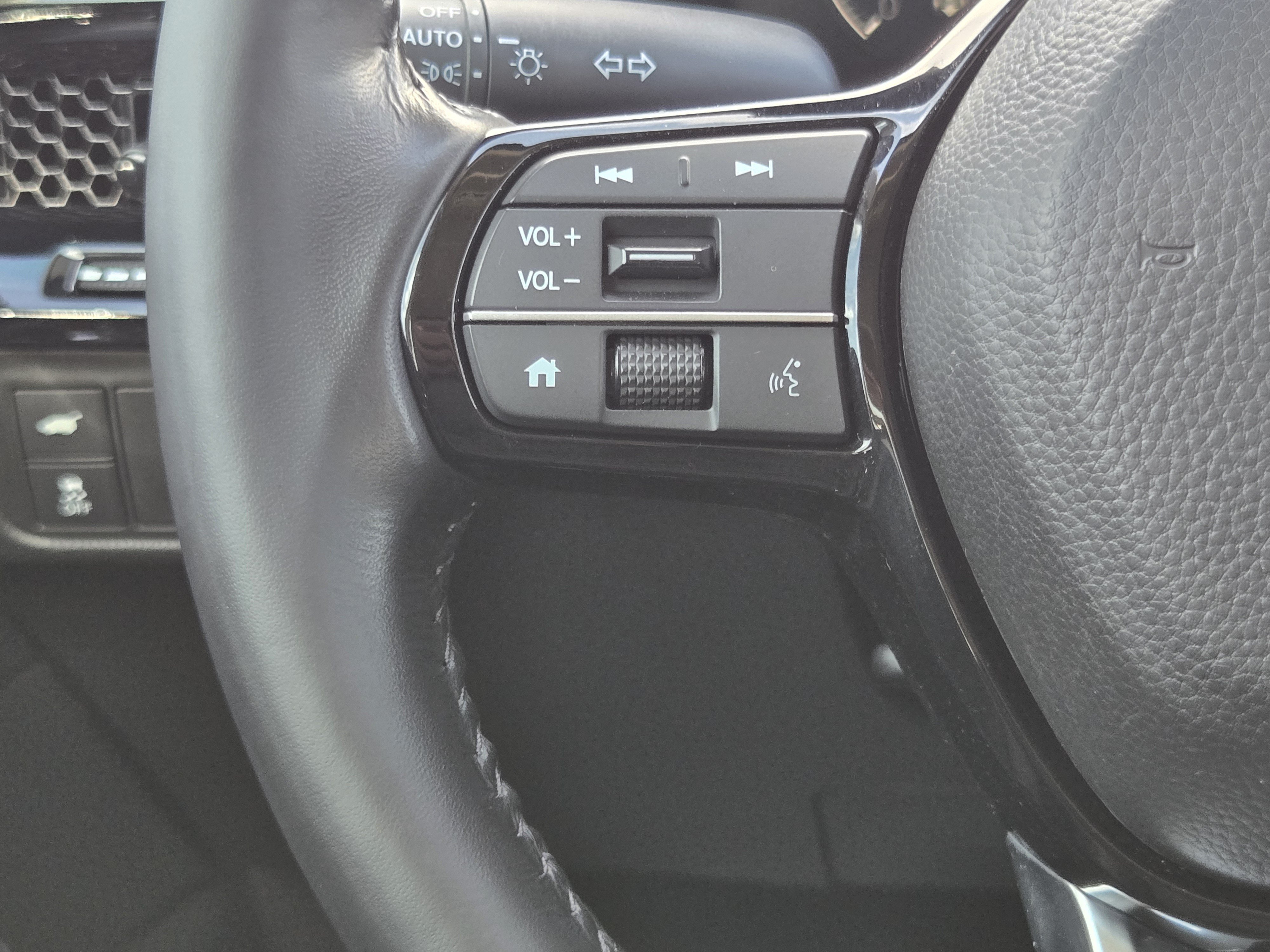 Used 2025 Honda CR-V EX-L image 29
