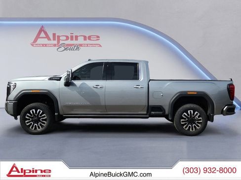 Used 2024 GMC Sierra 2500 Denali Ultimate image 2