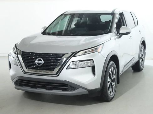 Certified 2022 Nissan Rogue SV FWD image 4
